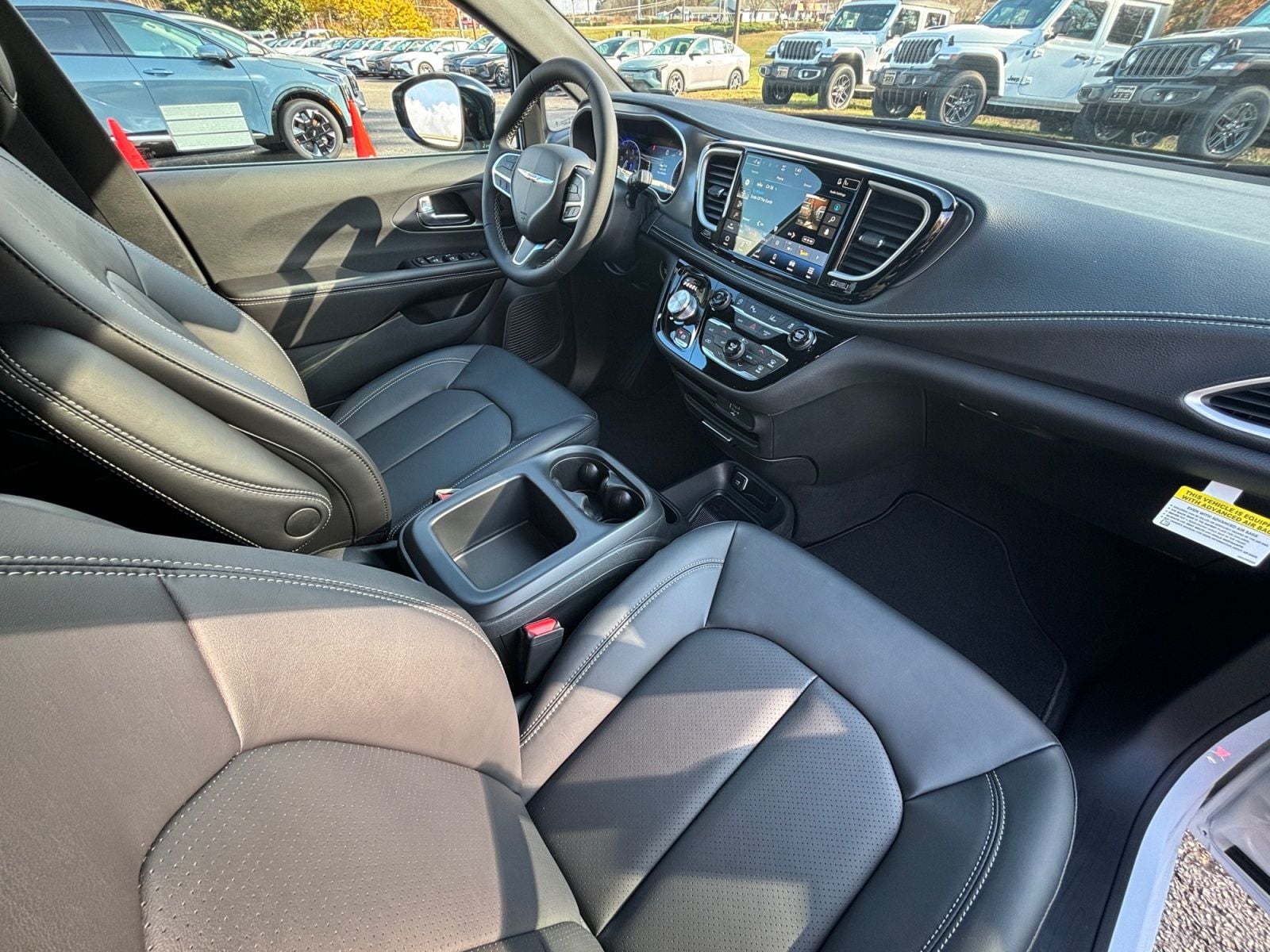New 2026 Chrysler Pacifica Select - photo - 16