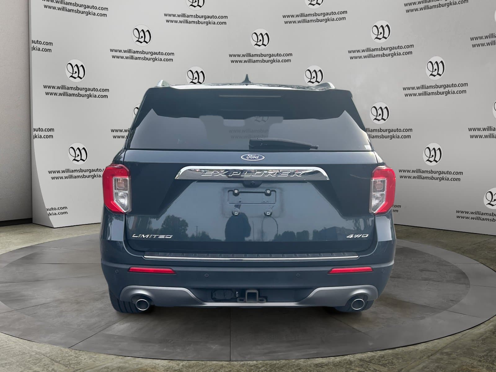 Pre-Owned 2023 Ford Explorer Limited - photo - 3