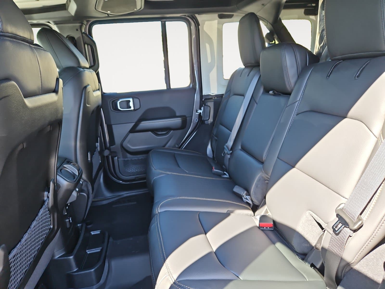 New 2027 Jeep Wrangler Sahara - photo - 12