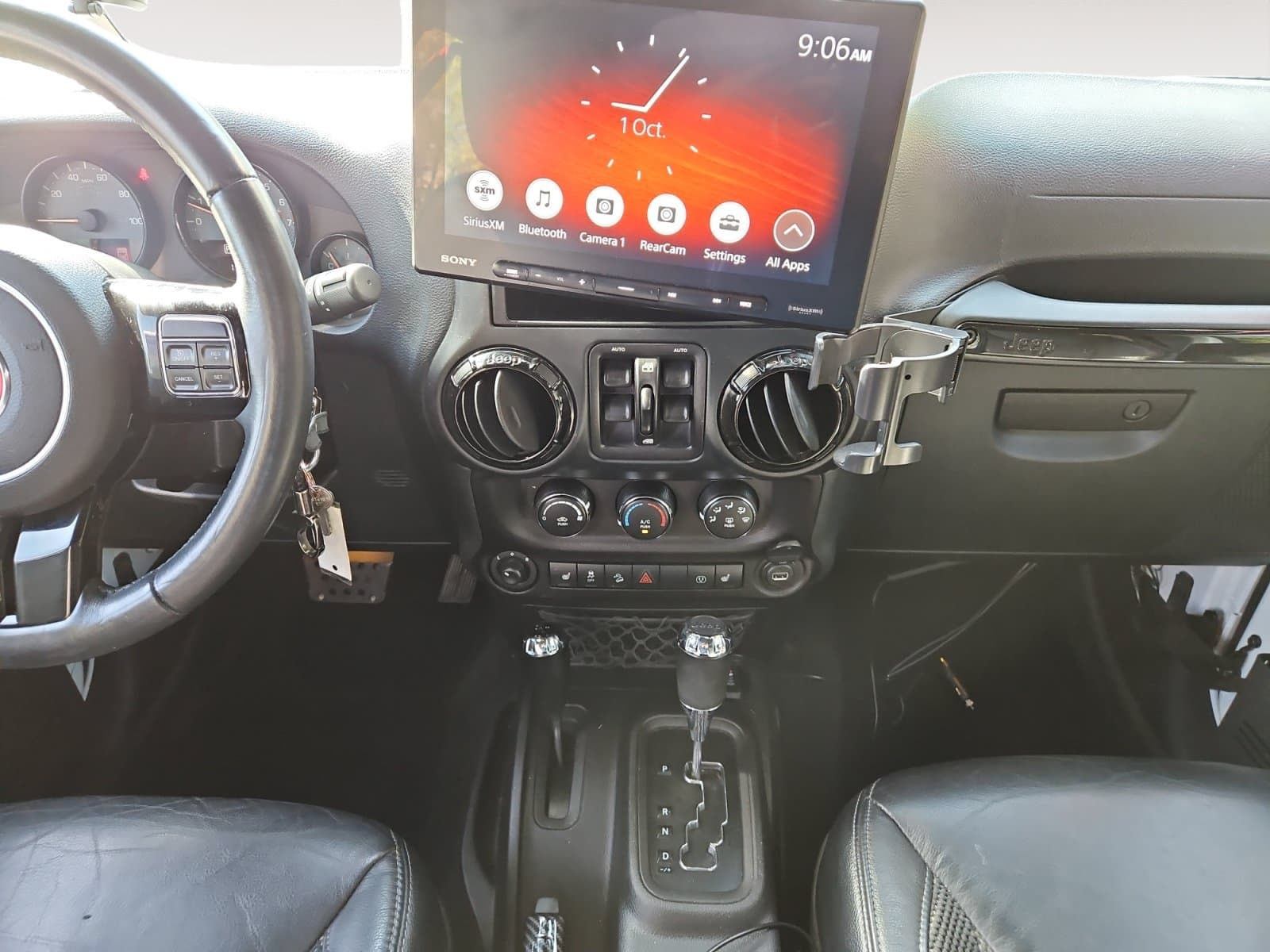 Pre-Owned 2016 Jeep Wrangler Unlimited Sahara - photo - 10