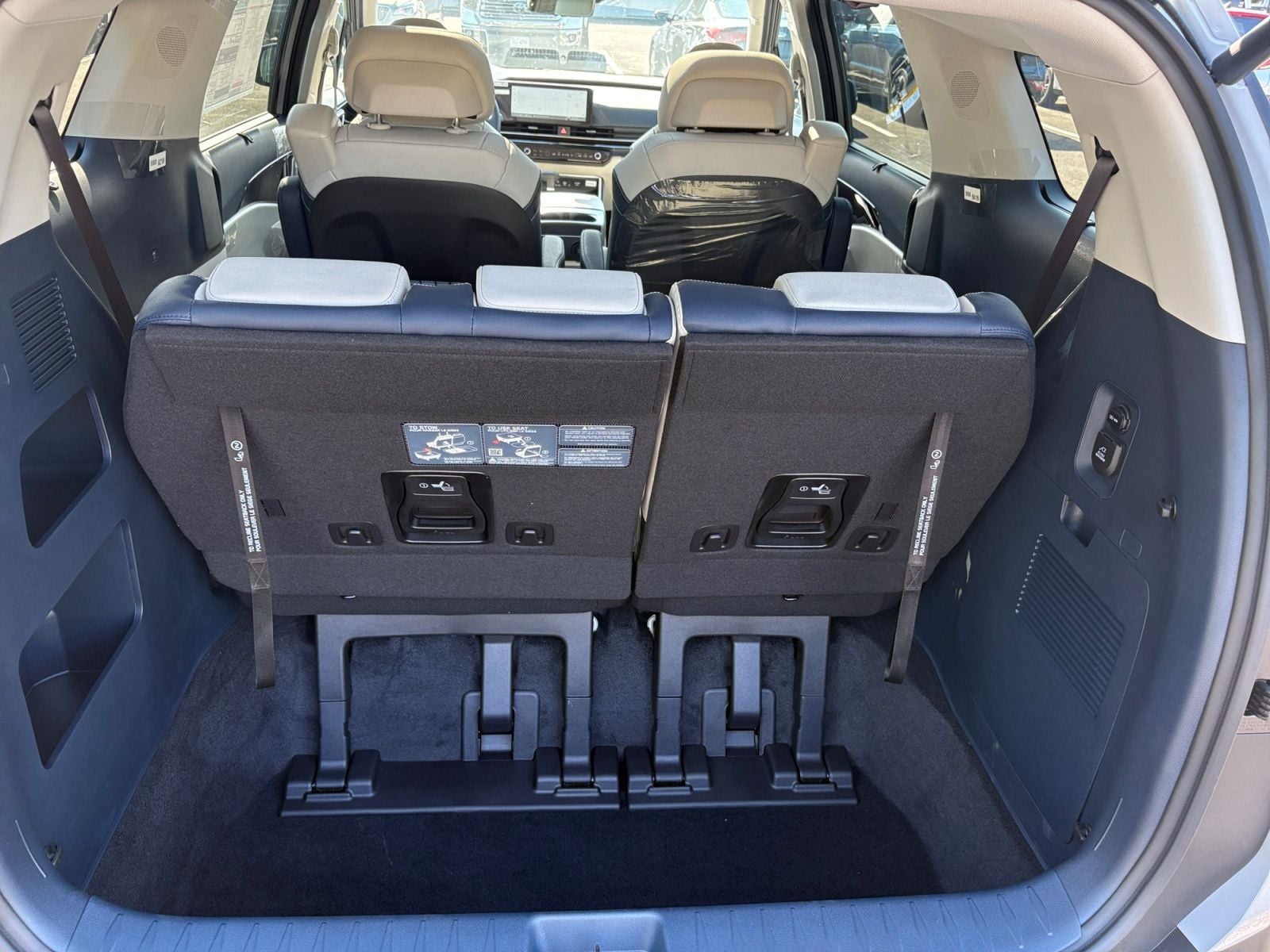 New 2026 Kia Carnival SX Prestige - photo - 18