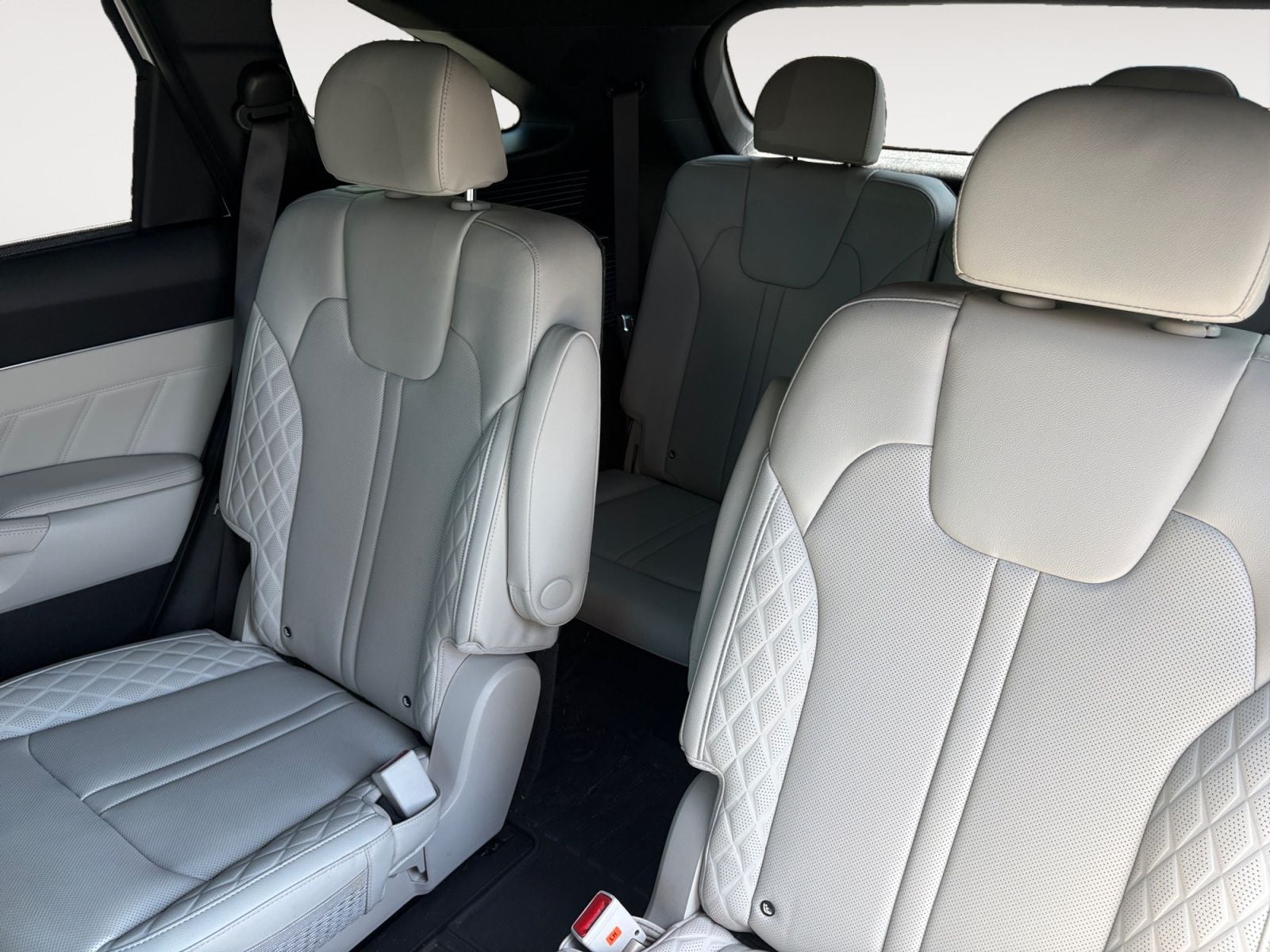 Pre-Owned 2025 Kia Sorento Plug-In Hybrid SX Prestige - photo - 12