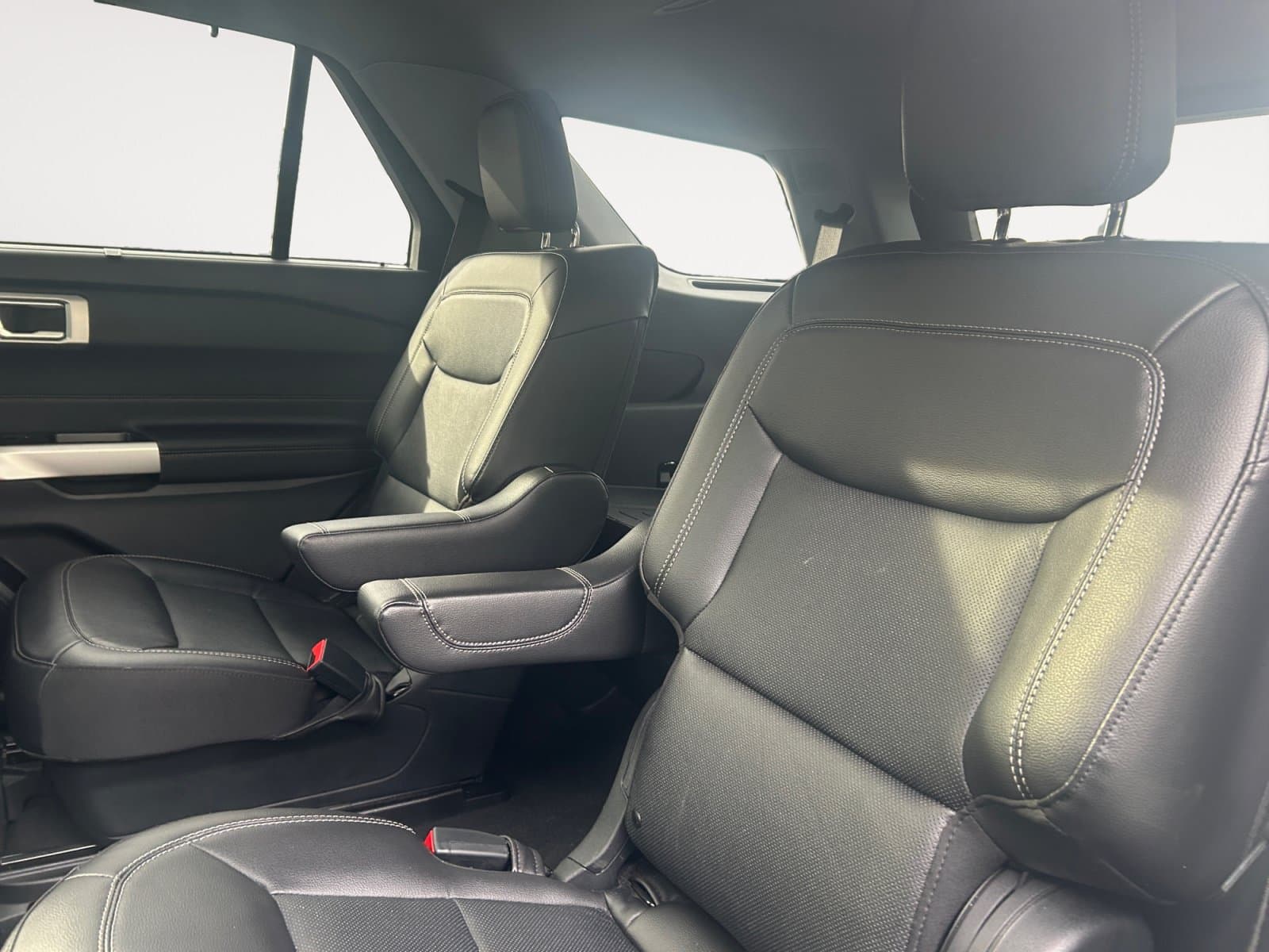 Pre-Owned 2023 Ford Explorer Limited - photo - 12