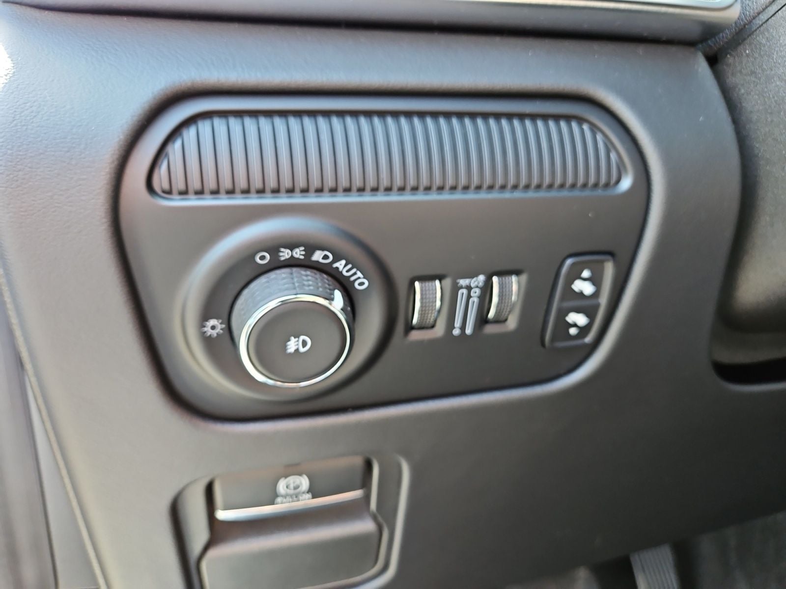 Pre-Owned 2024 Jeep Grand Wagoneer Series III - photo - 23