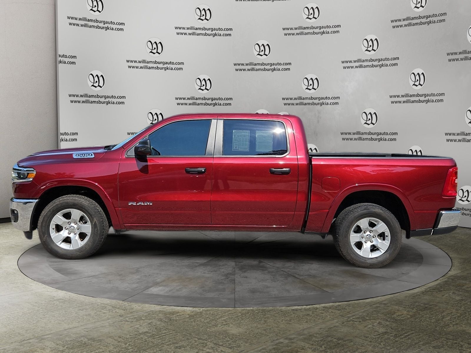 Pre-Owned 2025 Ram 1500 Big Horn/Lone Star - photo - 1