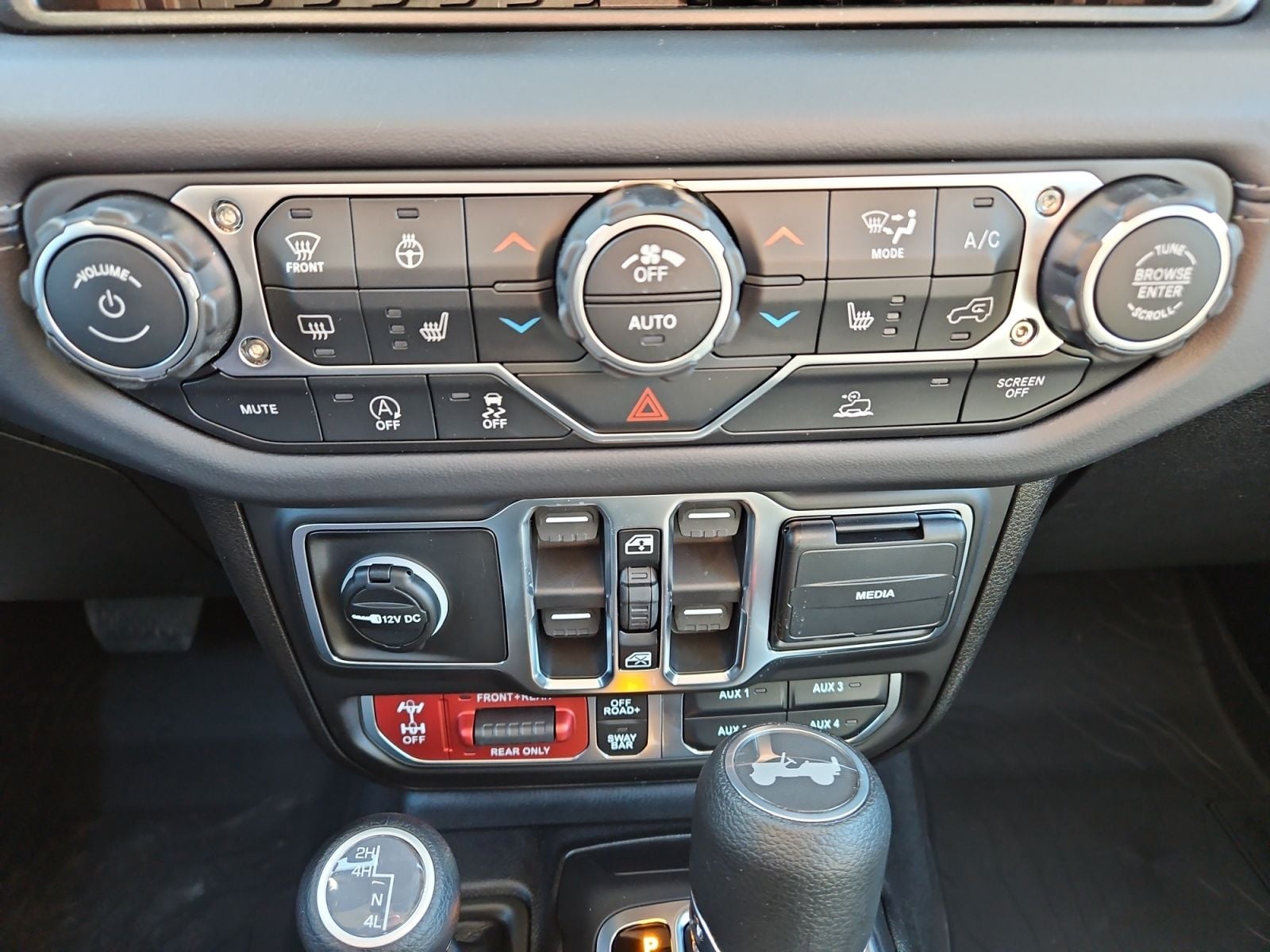 New 2026 Jeep Wrangler Rubicon - photo - 27