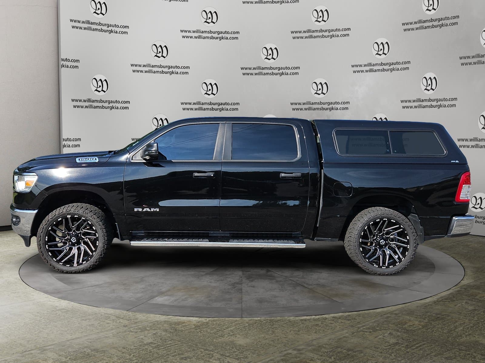 Pre-Owned 2024 Ram 1500 Big Horn/Lone Star - photo - 1