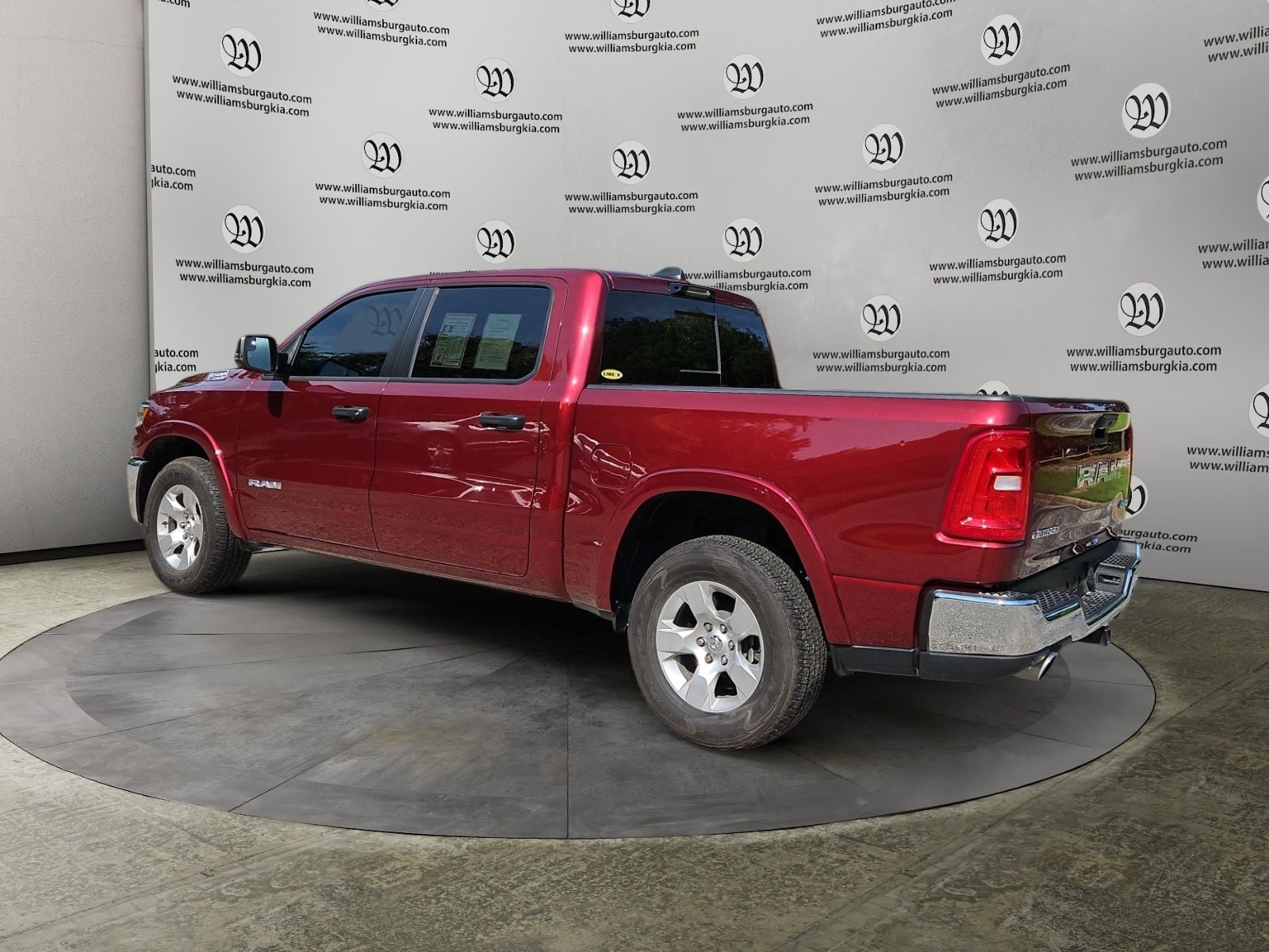 Pre-Owned 2025 Ram 1500 Big Horn/Lone Star - photo - 2