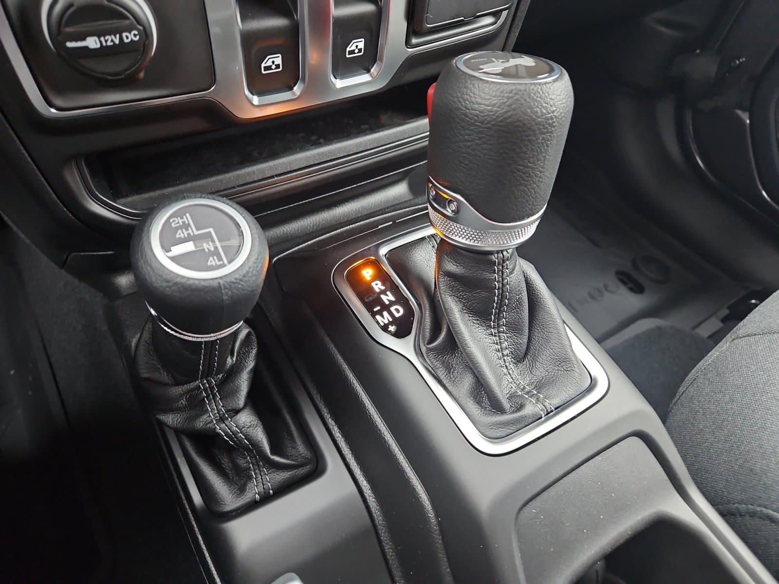 New 2026 Jeep Wrangler Sport - photo - 25