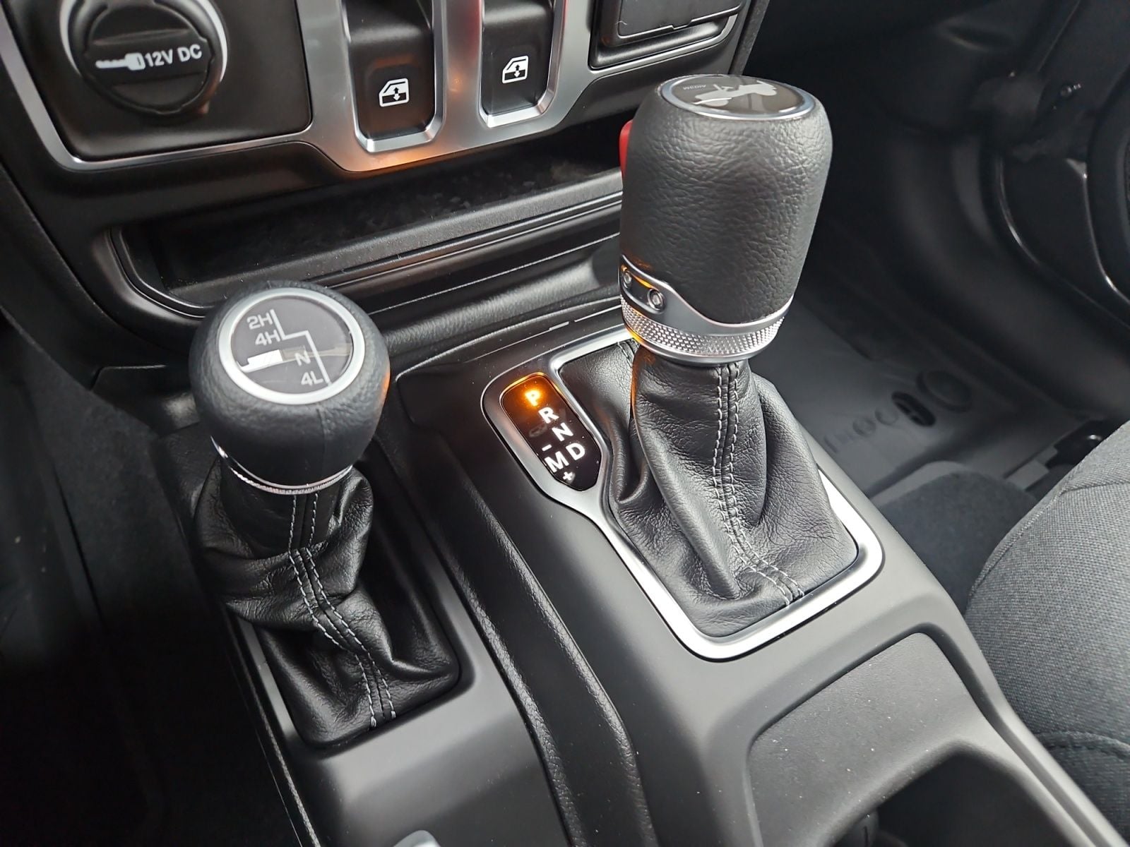 New 2026 Jeep Wrangler Sport - photo - 25