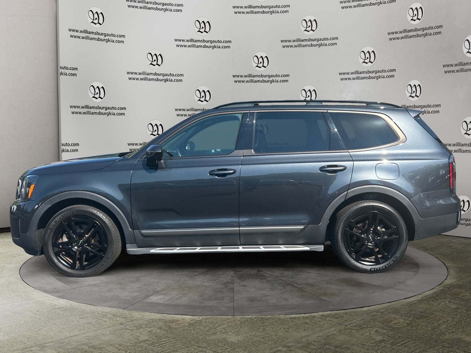 Pre-Owned 2023 Kia Telluride SX X-Line - photo - 1