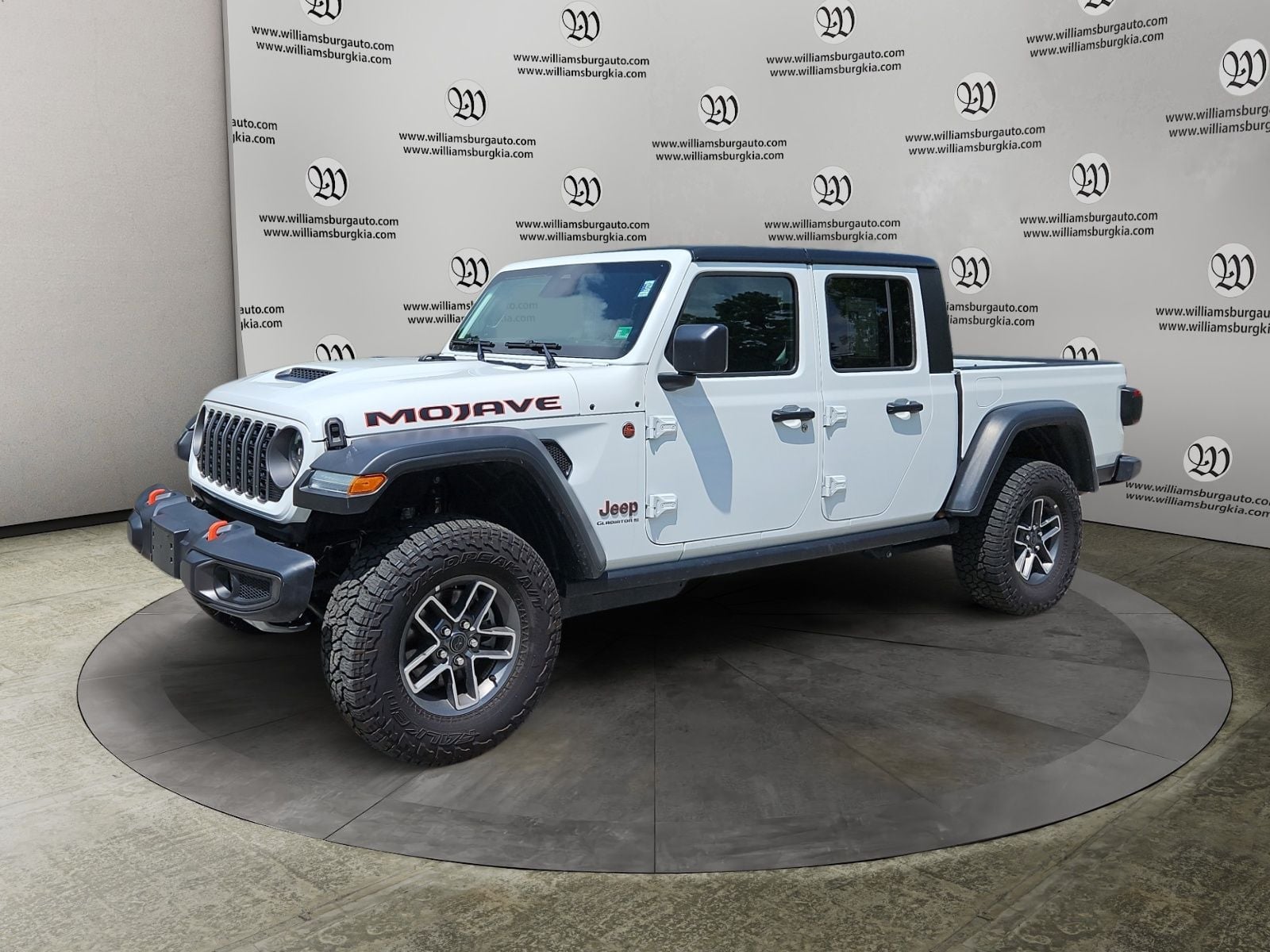 Pre-Owned 2026 Jeep Gladiator Mojave - photo - 0
