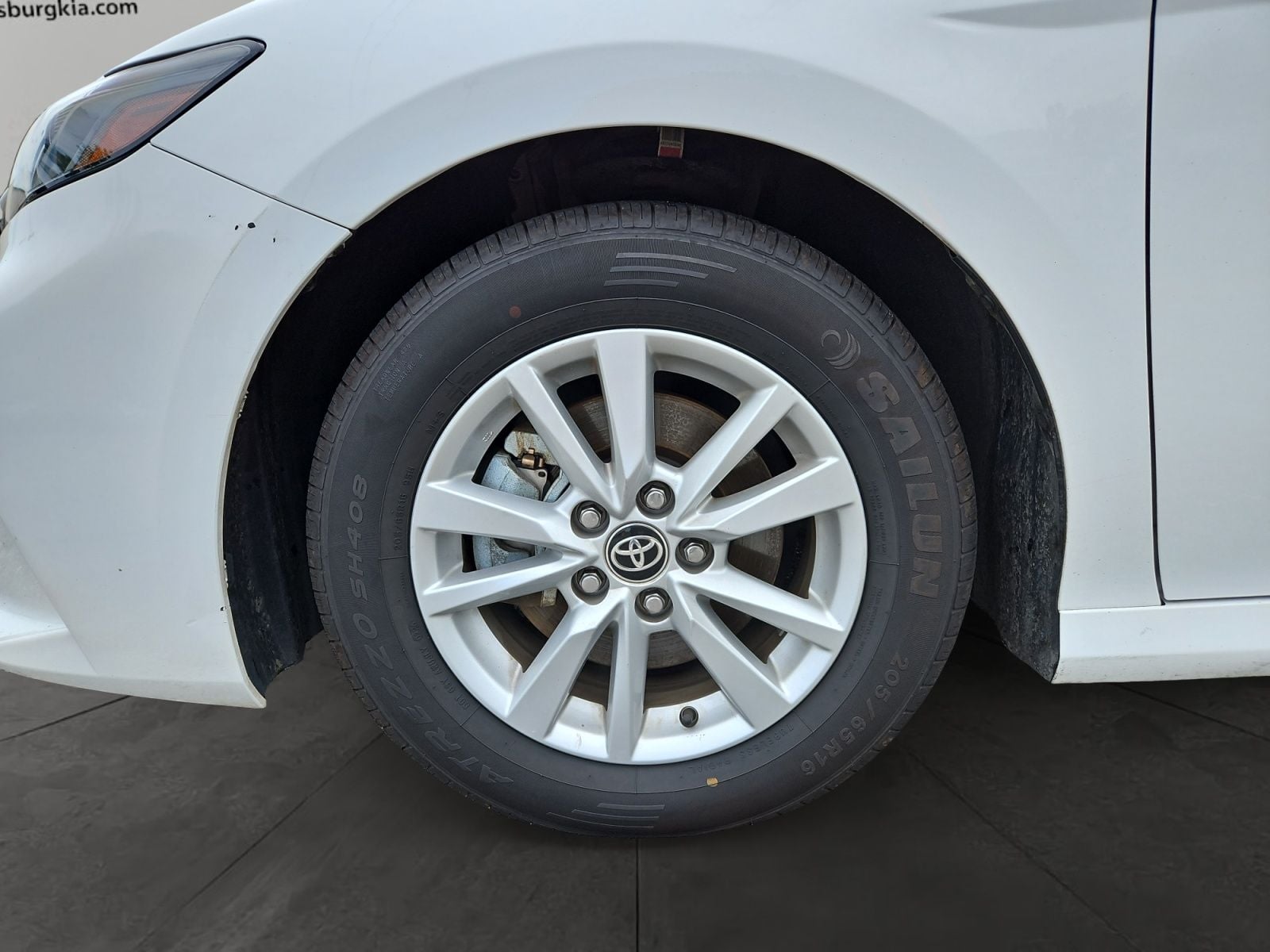 Pre-Owned 2025 Toyota Camry LE - photo - 13