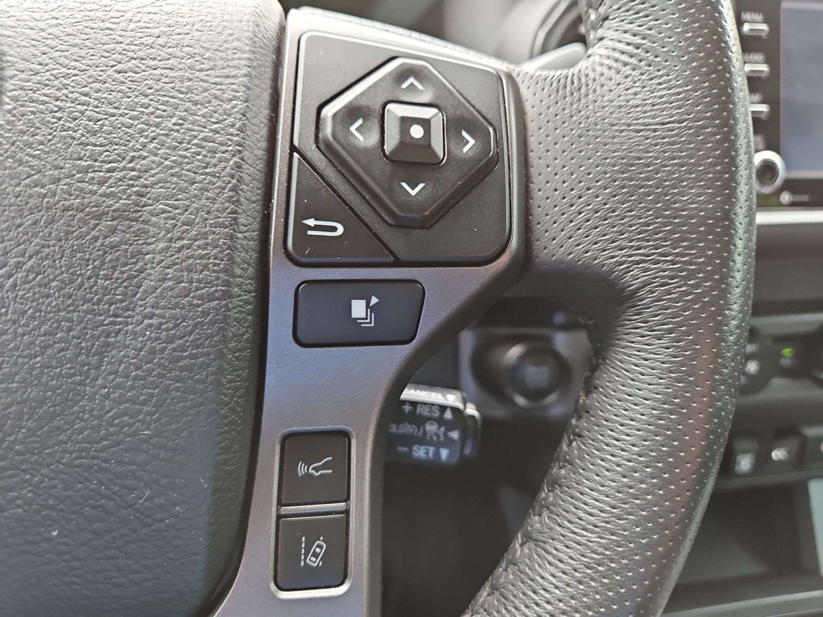 Pre-Owned 2020 Toyota Tacoma TRD Off-Road - photo - 25