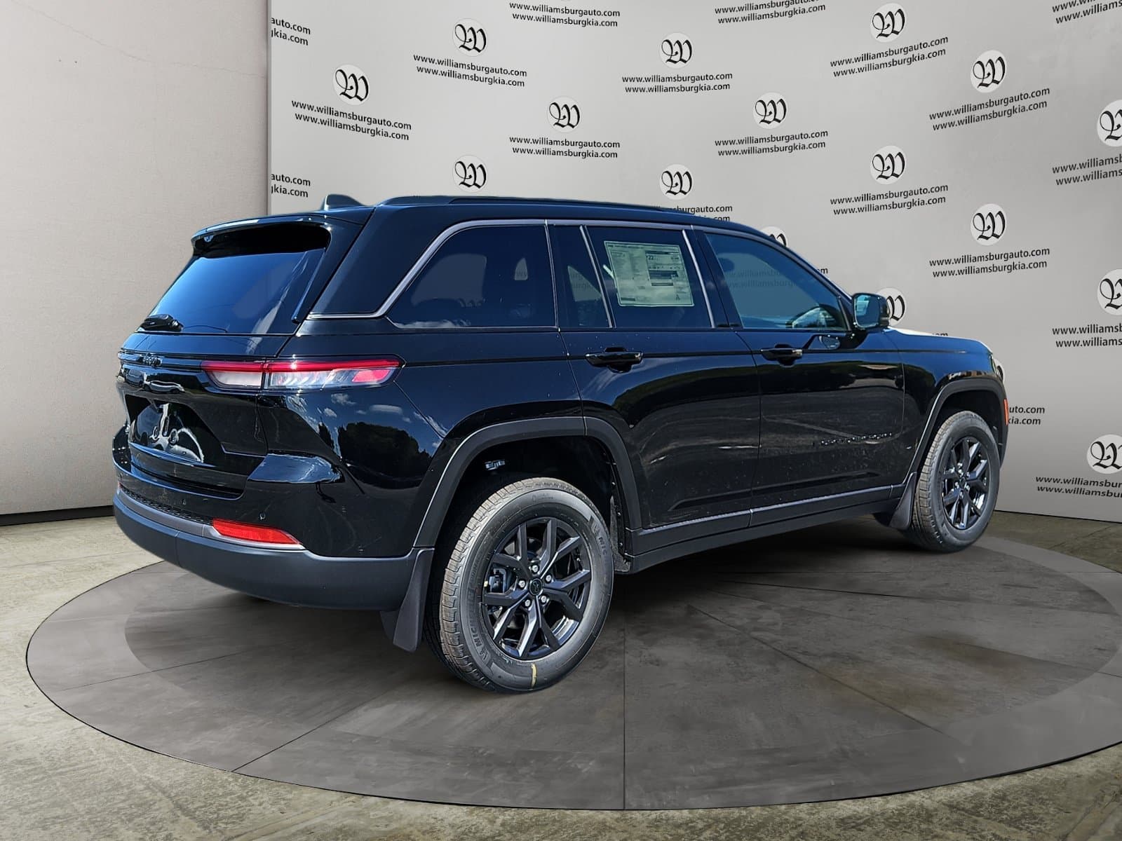 New 2027 Jeep Grand Cherokee Laredo Altitude - photo - 4