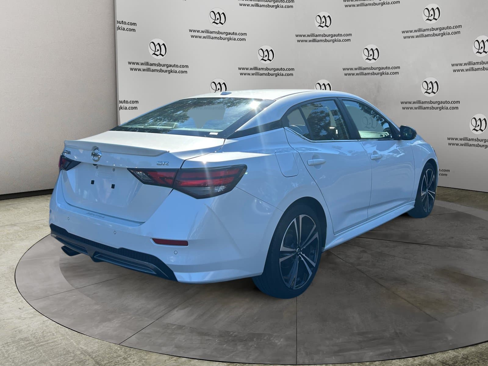Pre-Owned 2023 Nissan Sentra SR - photo - 4