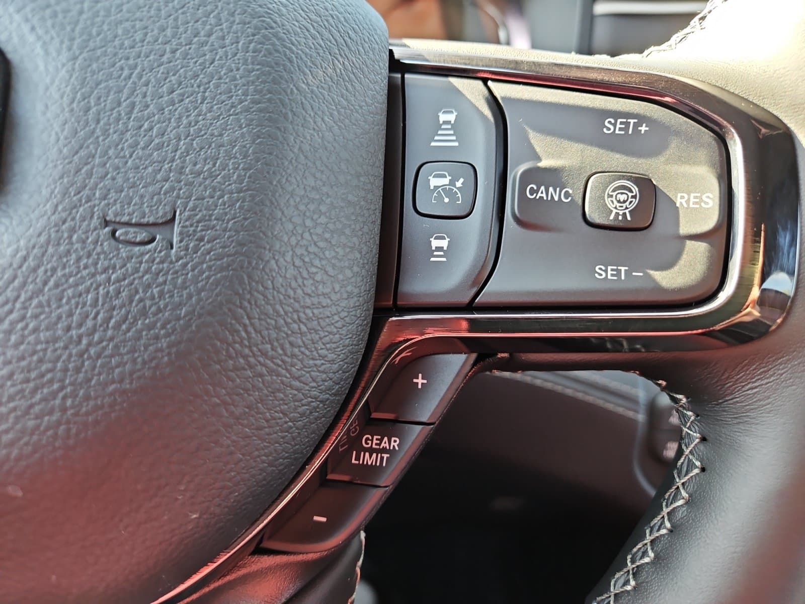New 2027 Ram 1500 Limited - photo - 24