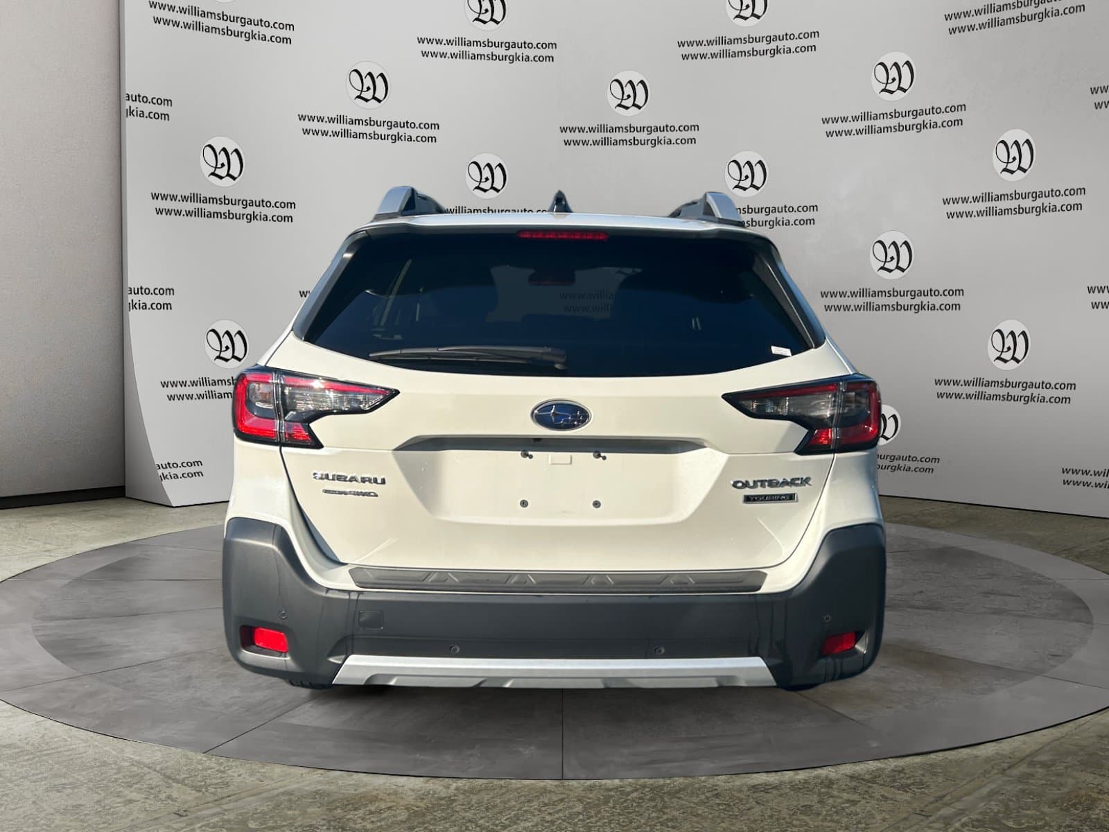 Pre-Owned 2025 Subaru Outback Touring - photo - 3