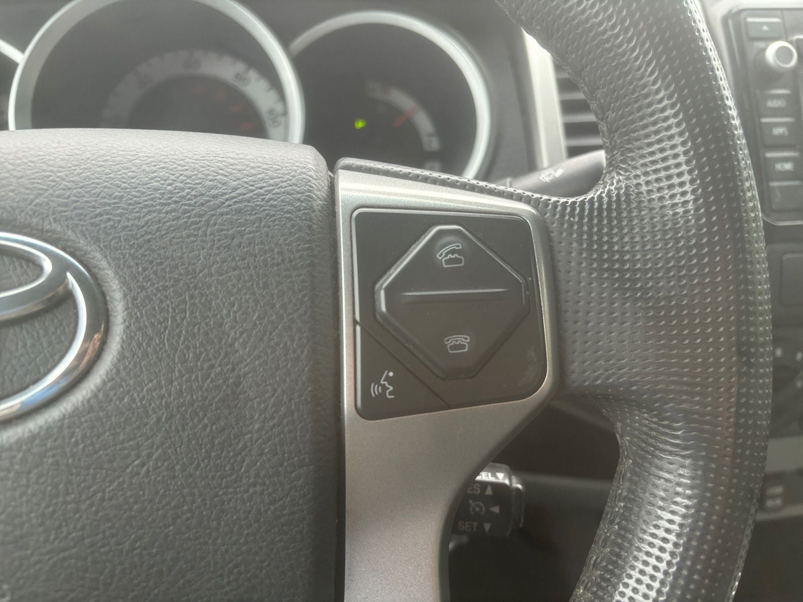 Pre-Owned 2014 Toyota Tacoma PreRunner - photo - 22
