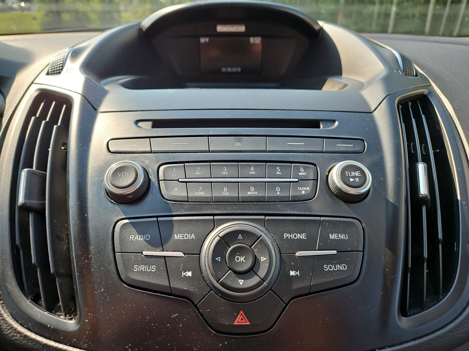 Pre-Owned 2017 Ford Escape SE - photo - 27
