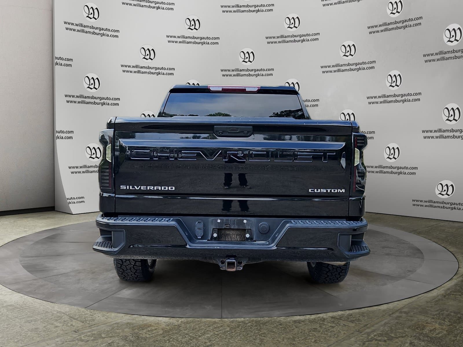 Pre-Owned 2022 Chevrolet Silverado 1500 Custom - photo - 3