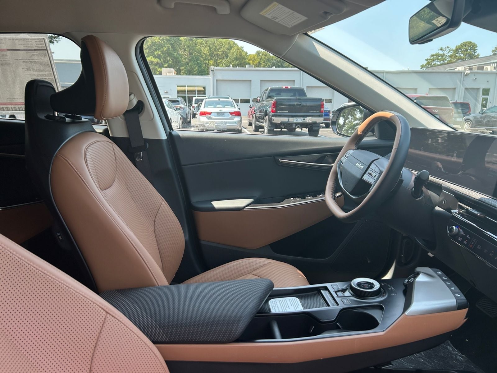 New 2026 Kia EV6 Wind - photo - 29
