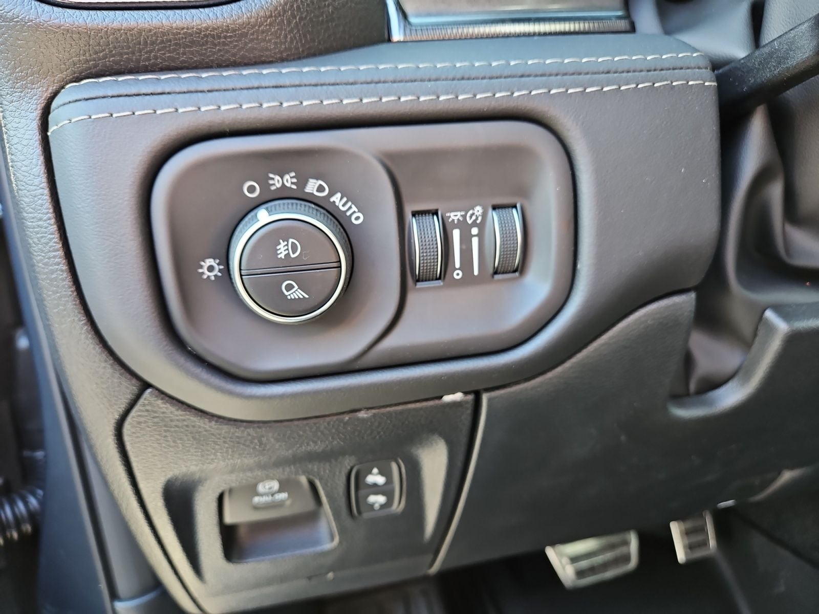 New 2026 Ram 1500 RHO - photo - 22