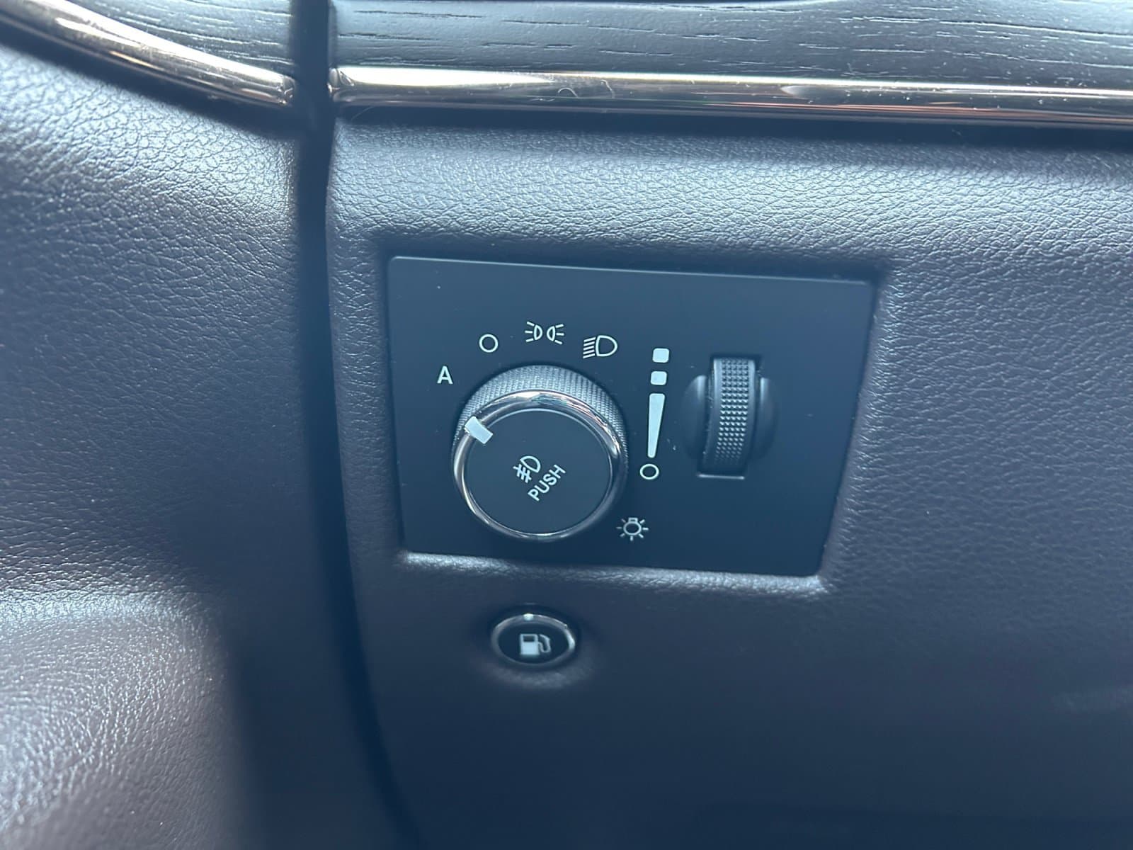 Pre-Owned 2017 Jeep Grand Cherokee Summit - photo - 26