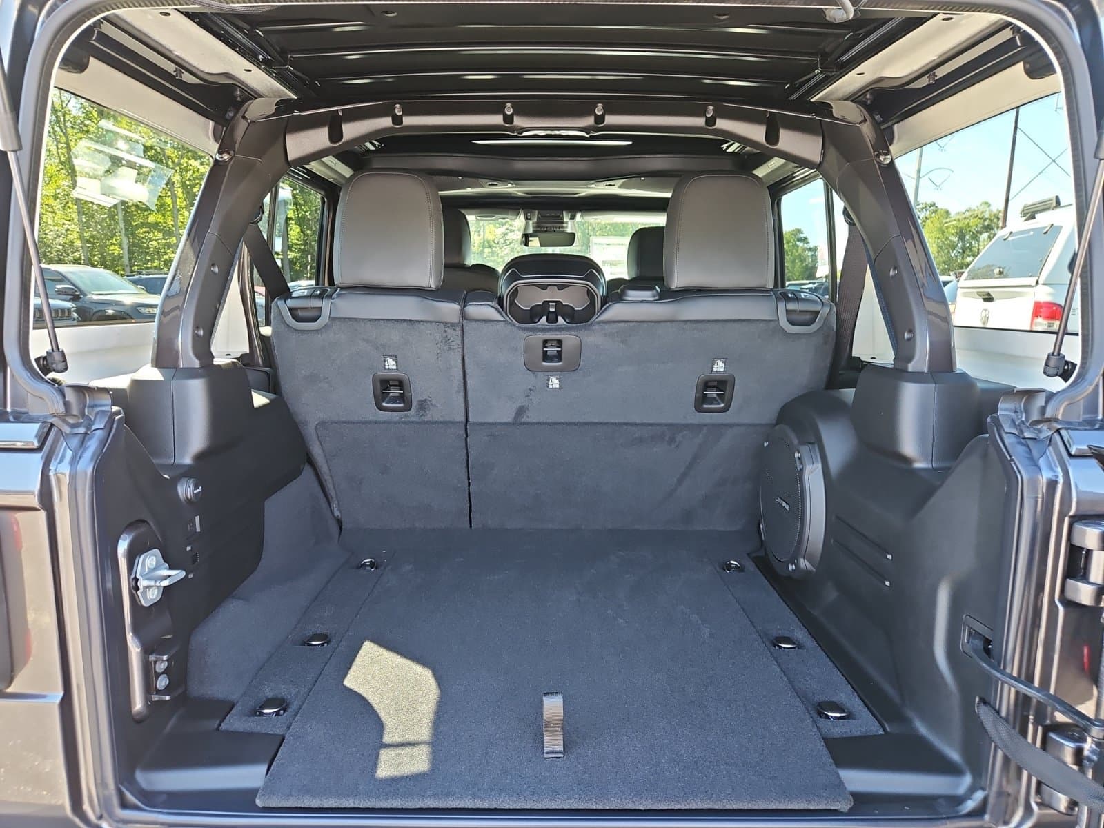 New 2027 Jeep Wrangler Sahara - photo - 18