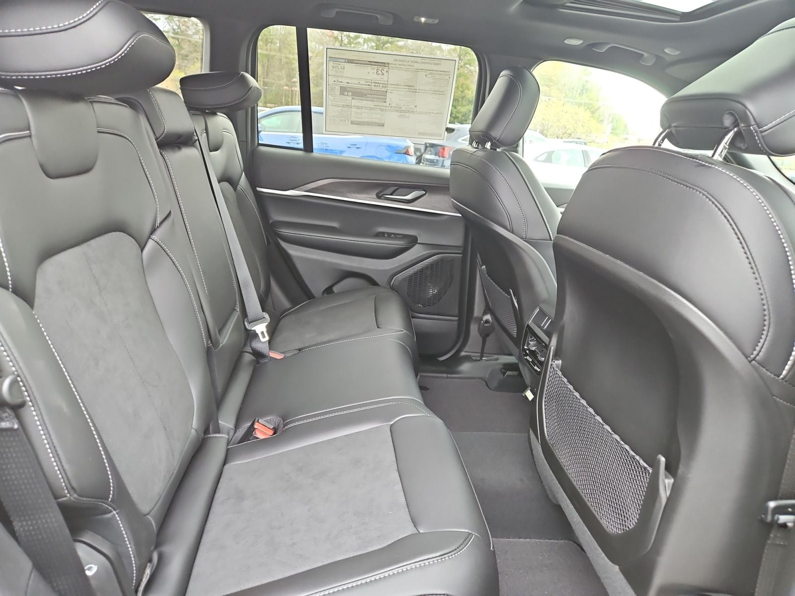 New 2026 Jeep Grand Cherokee Altitude - photo - 16