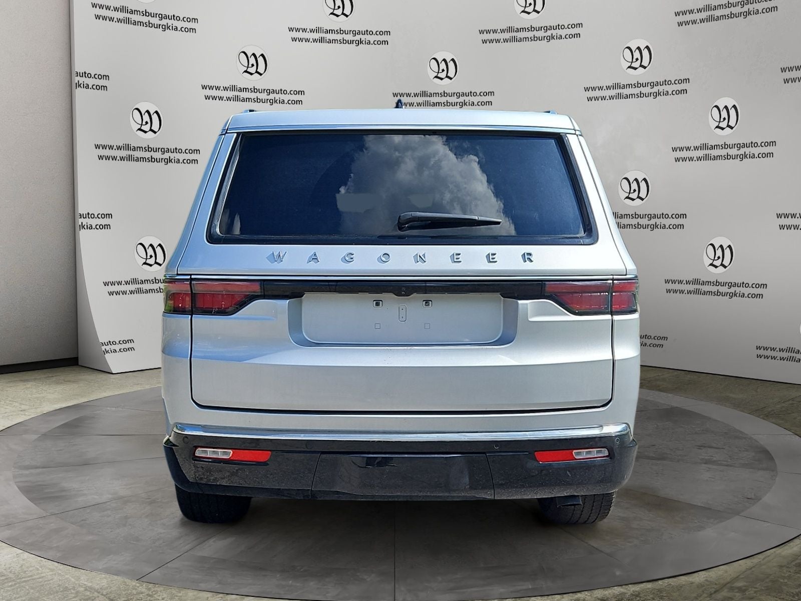 Pre-Owned 2025 Jeep Wagoneer Series II - photo - 3