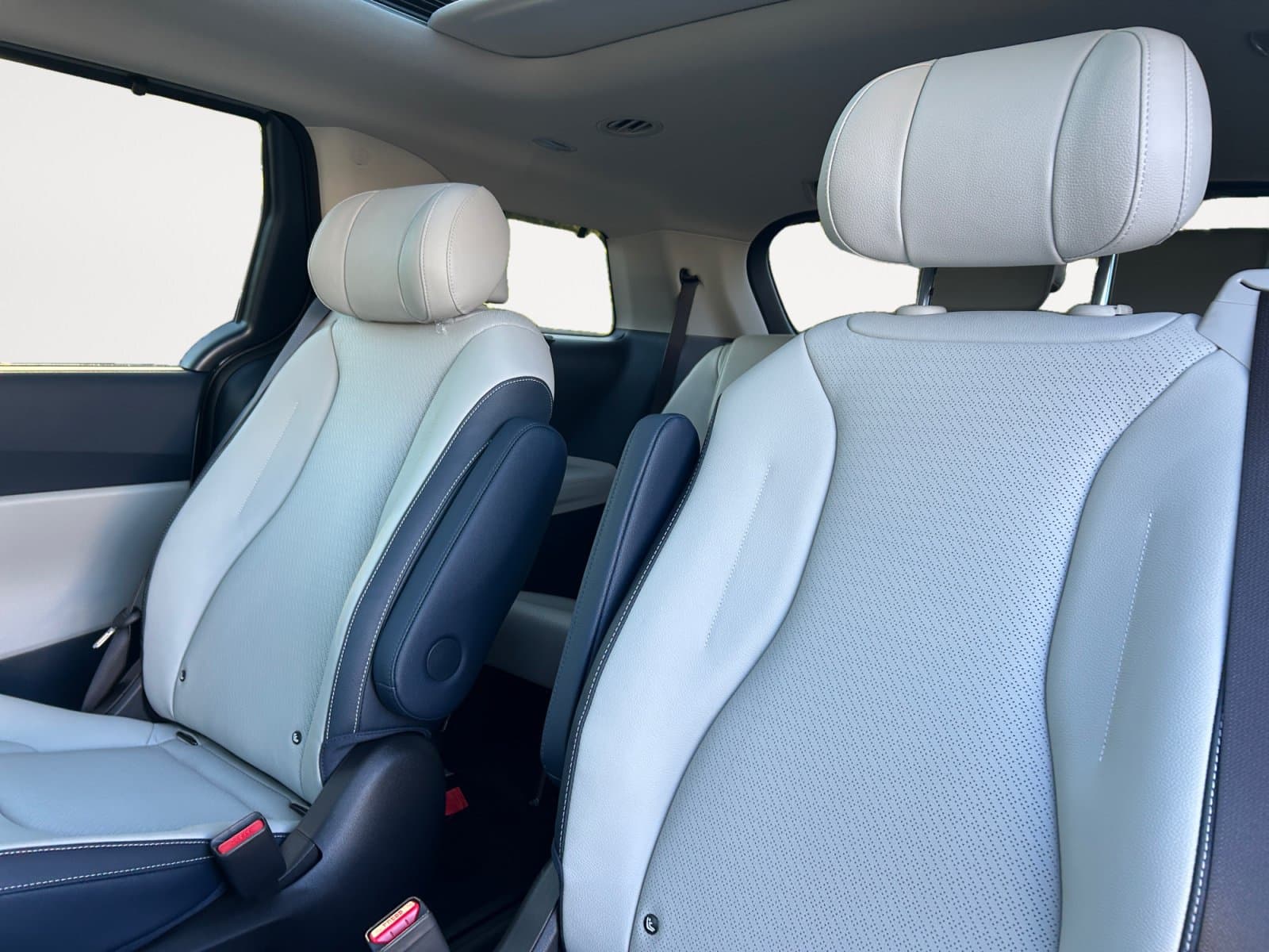 New 2027 Kia Carnival Hybrid SX Prestige - photo - 12