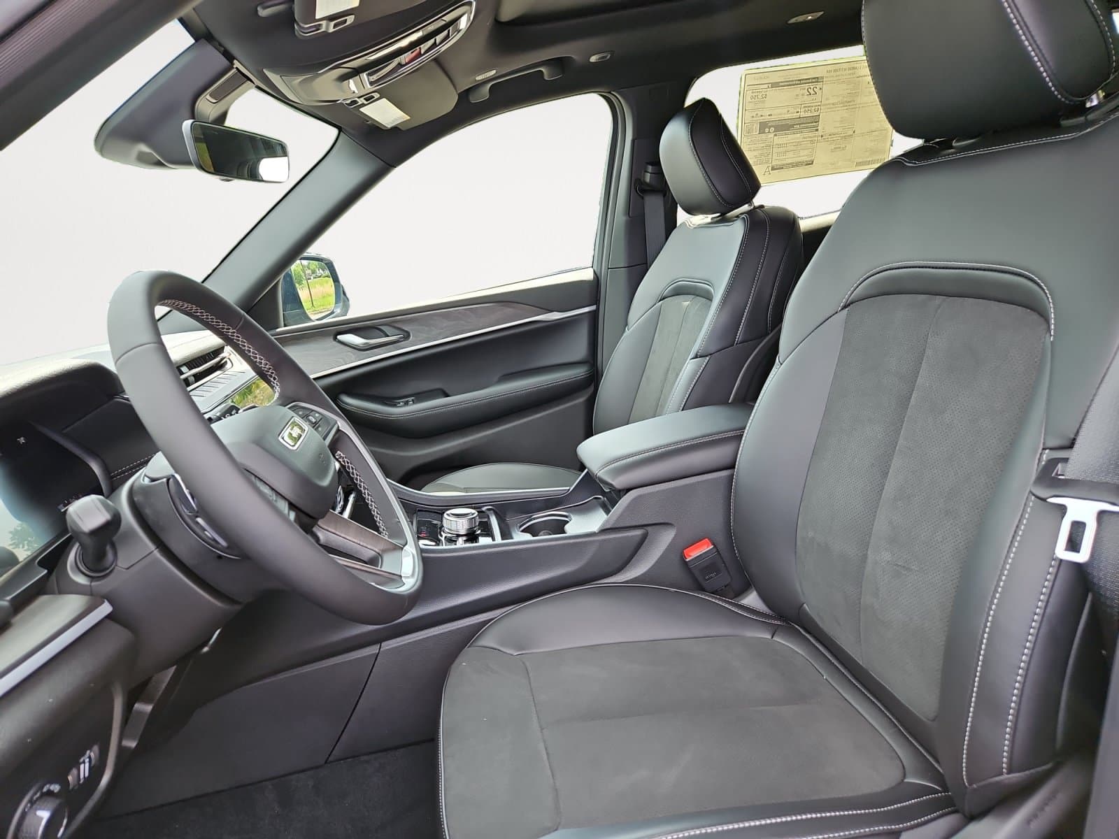New 2026 Jeep Grand Cherokee L Altitude - photo - 8