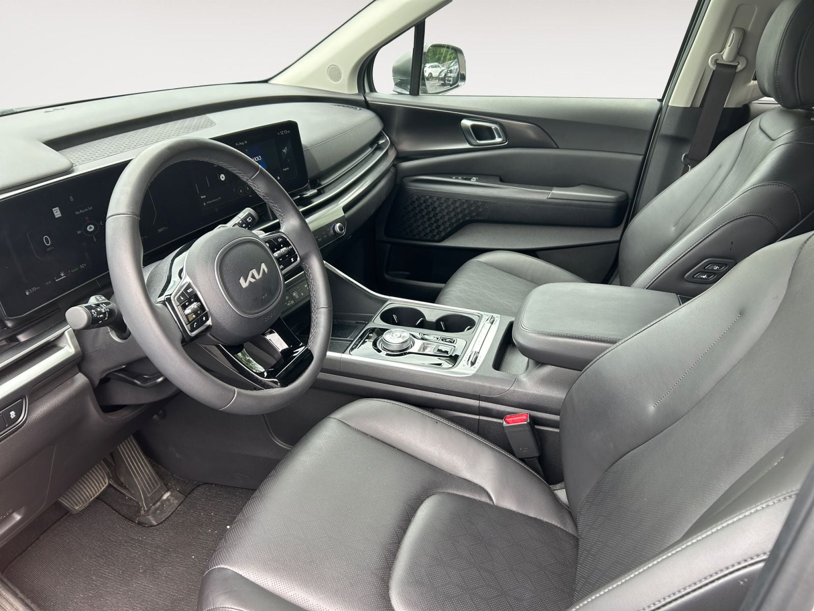 Pre-Owned 2025 Kia Carnival Hybrid SX - photo - 8