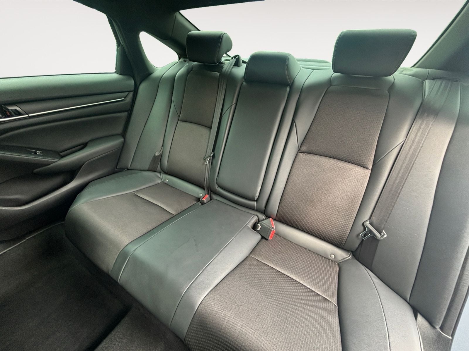Pre-Owned 2022 Honda Accord Hybrid Sport - photo - 12