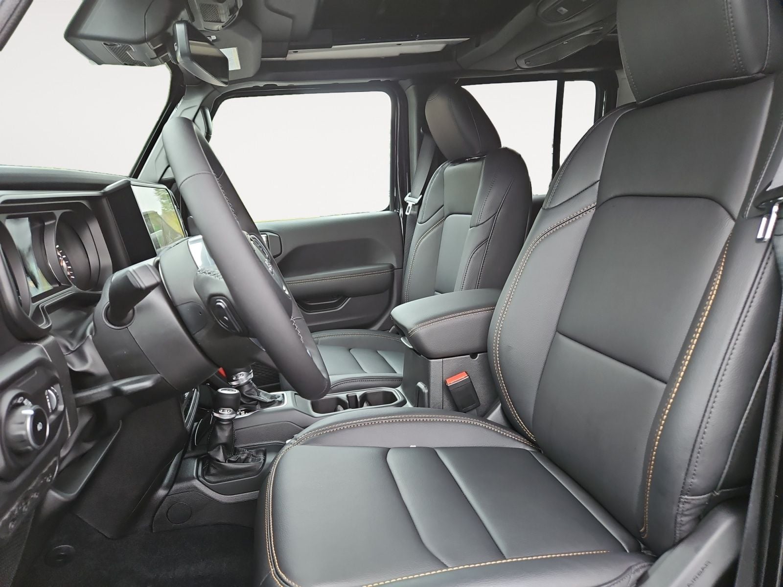 New 2025 Jeep Wrangler Sahara - photo - 8