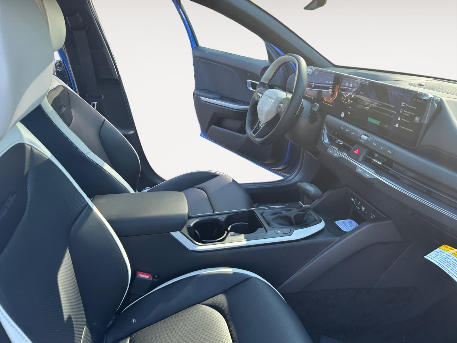 New 2026 Kia K4 GT-Line - photo - 14