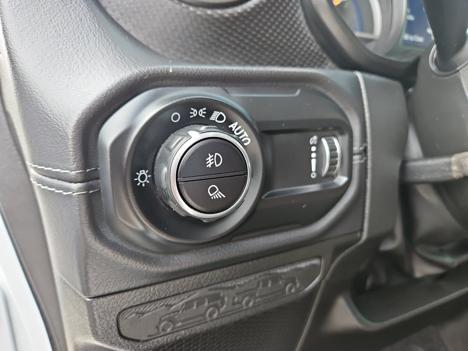 Pre-Owned 2024 Jeep Gladiator Mojave - photo - 22
