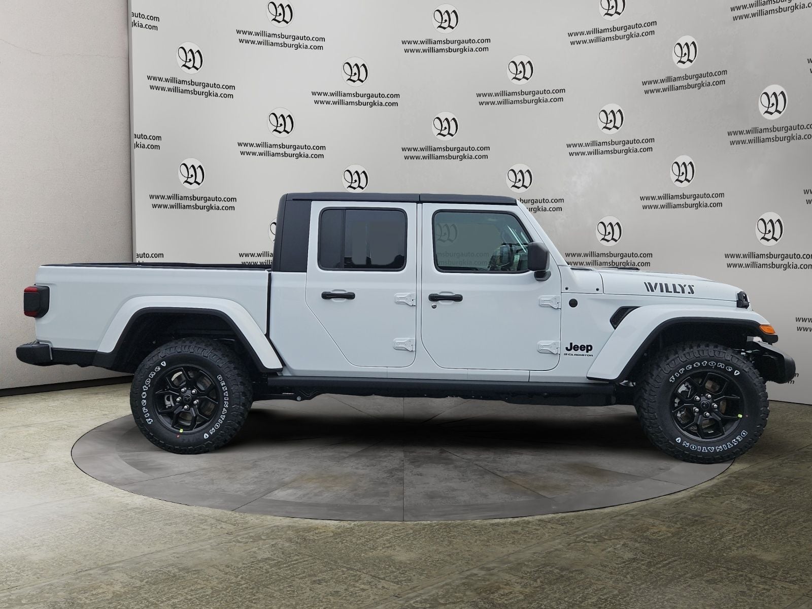 New 2026 Jeep Gladiator Willys - photo - 5