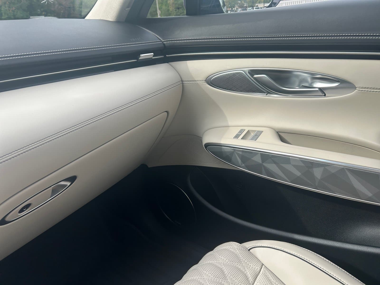 Pre-Owned 2022 Genesis GV70 3.5T Sport - photo - 22