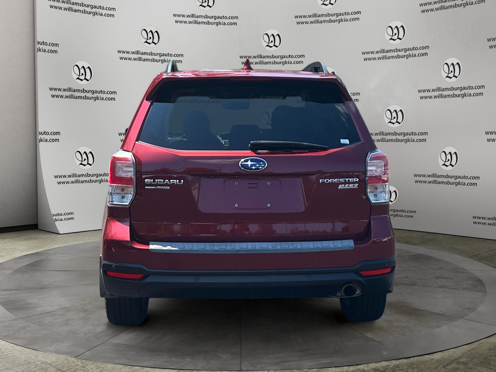 Pre-Owned 2017 Subaru Forester 2.5i Touring - photo - 3