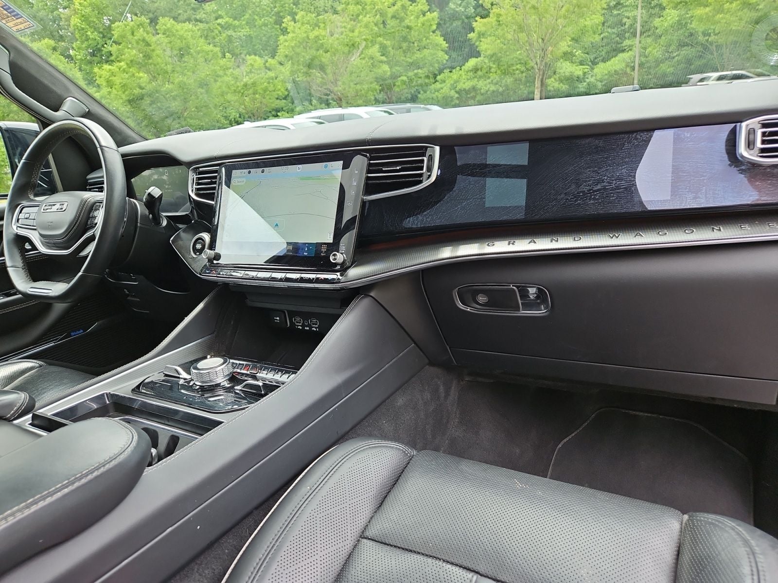 Pre-Owned 2024 Jeep Grand Wagoneer L Series II - photo - 15