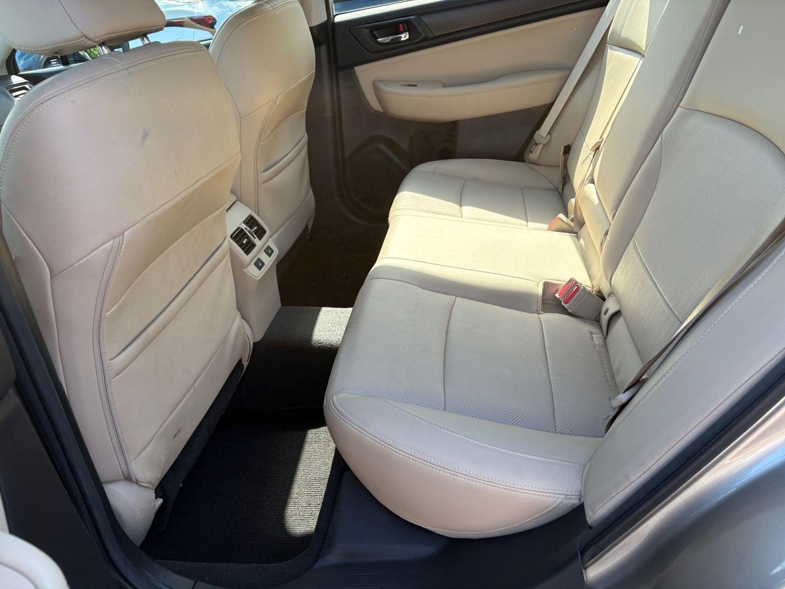 Pre-Owned 2015 Subaru Legacy 2.5i - photo - 16