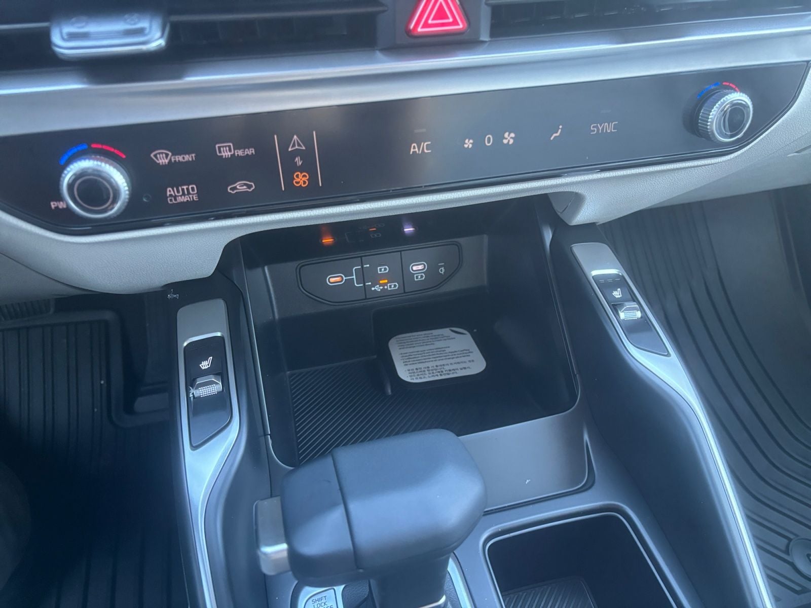 New 2026 Kia Sorento S - photo - 26