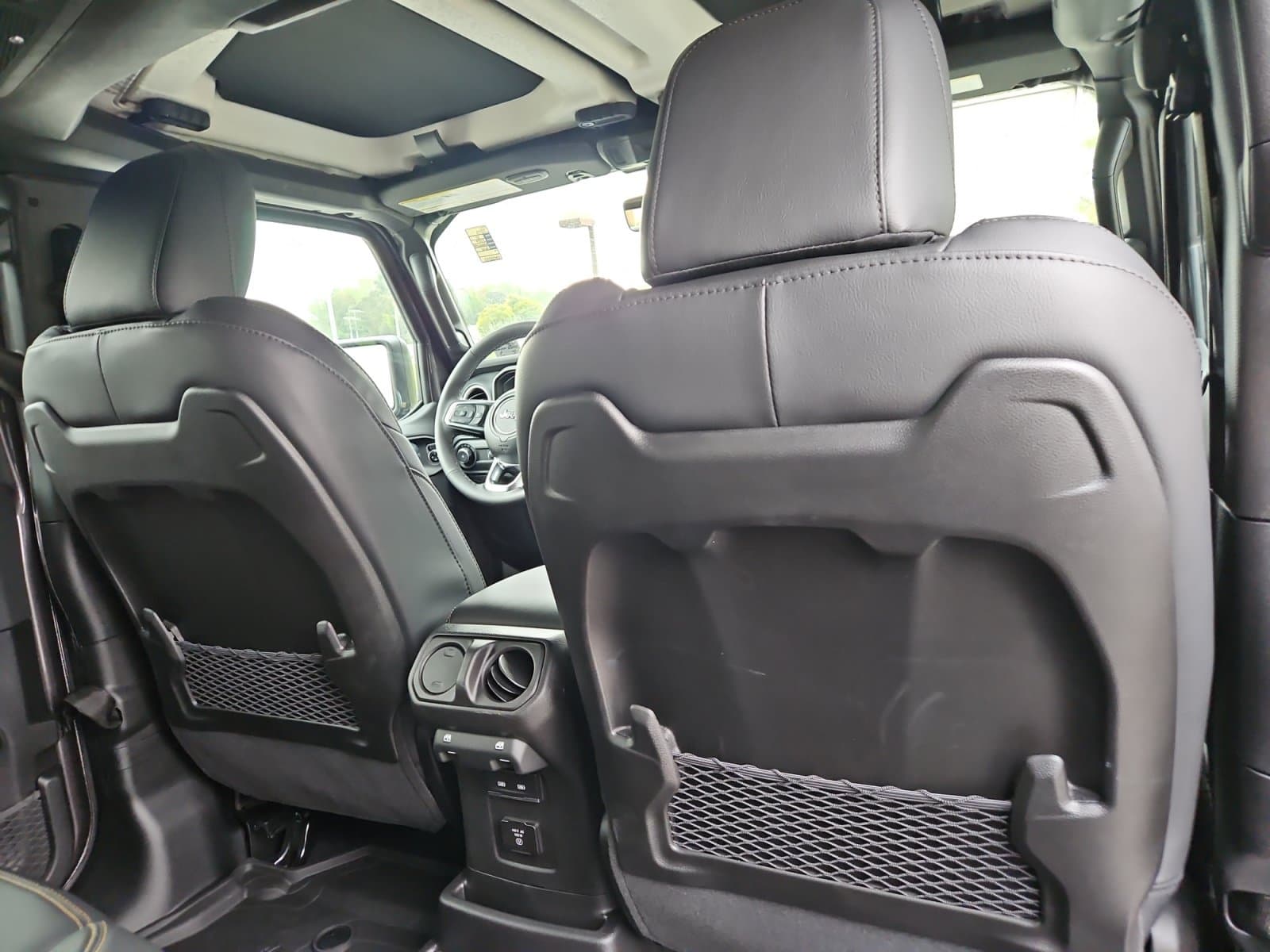 New 2027 Jeep Wrangler Sahara - photo - 17
