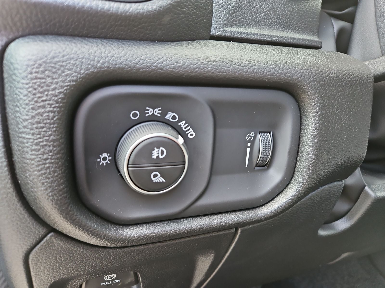 New 2026 Ram 1500 Express - photo - 22
