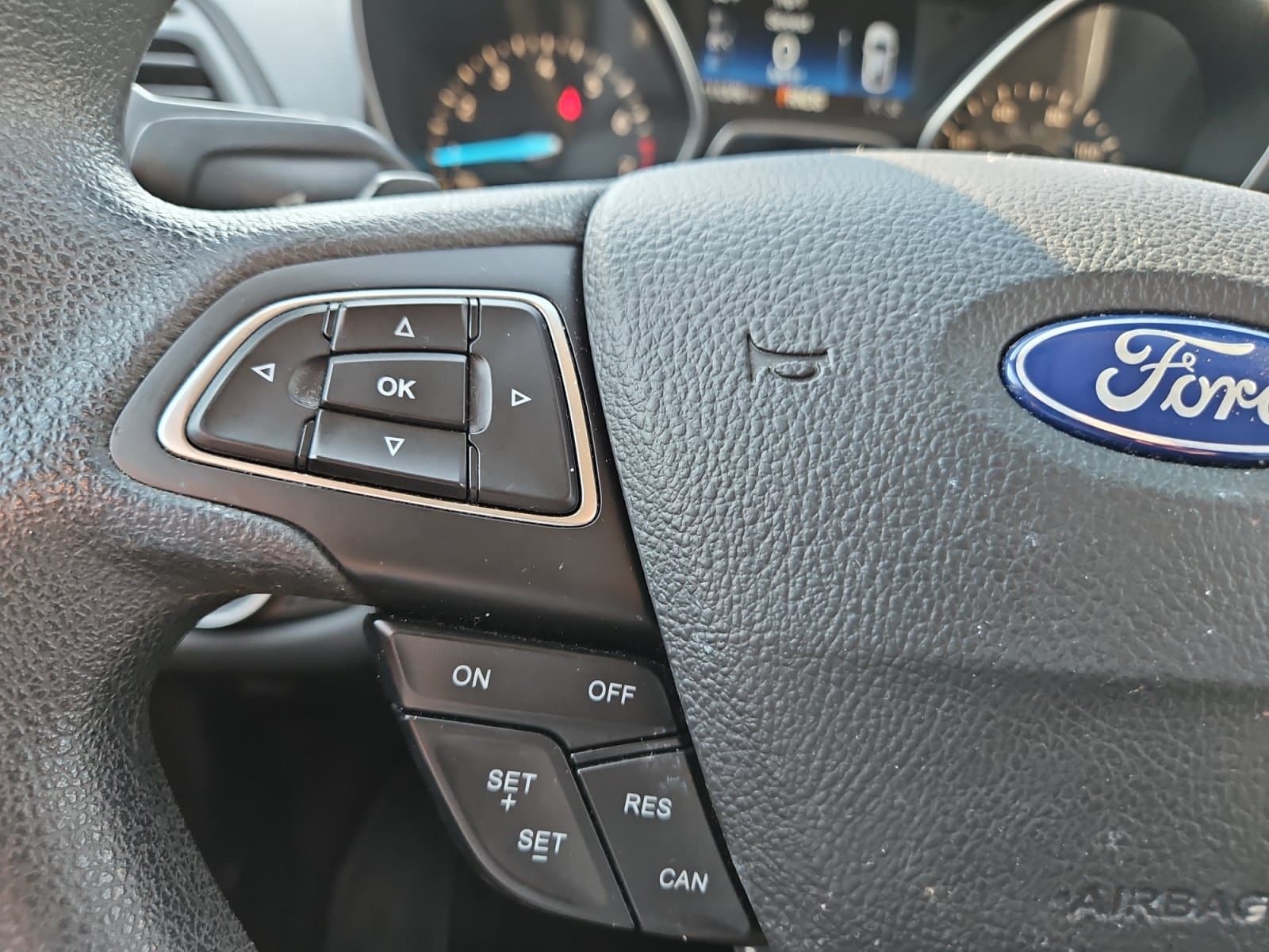 Pre-Owned 2017 Ford Escape SE - photo - 23