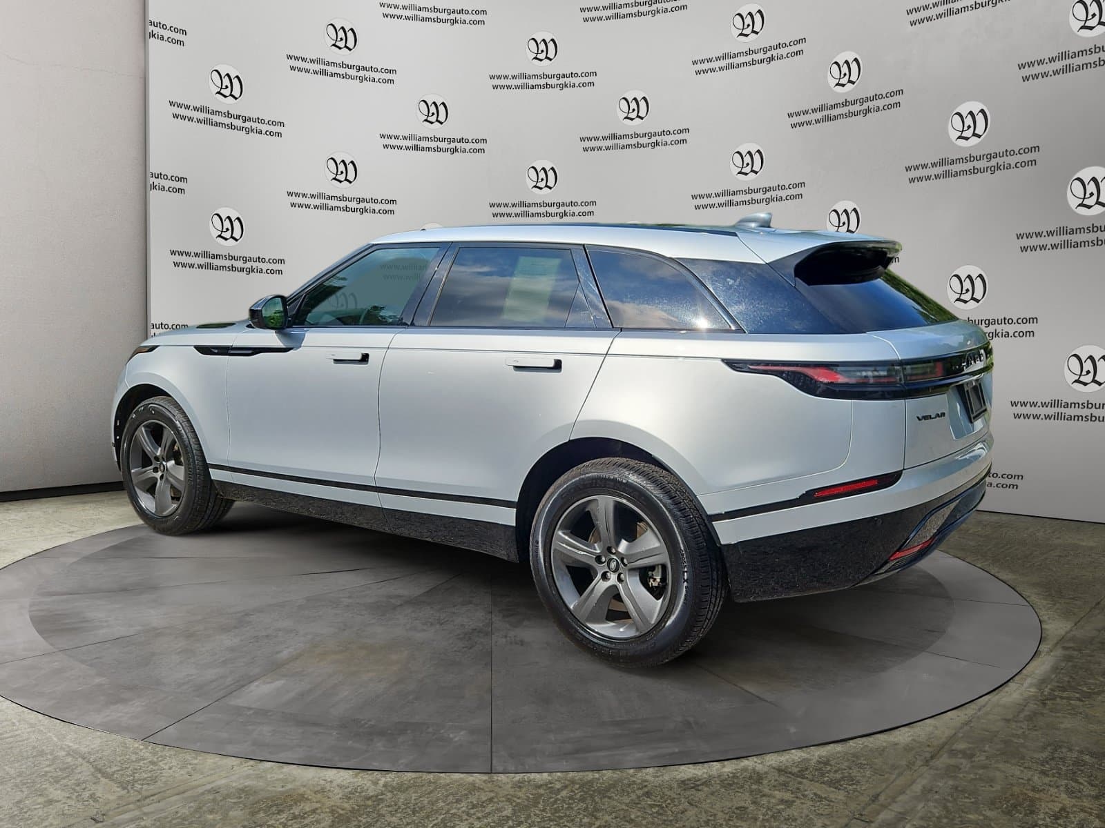 Pre-Owned 2025 Land Rover Range Rover Velar Dynamic SE - photo - 2