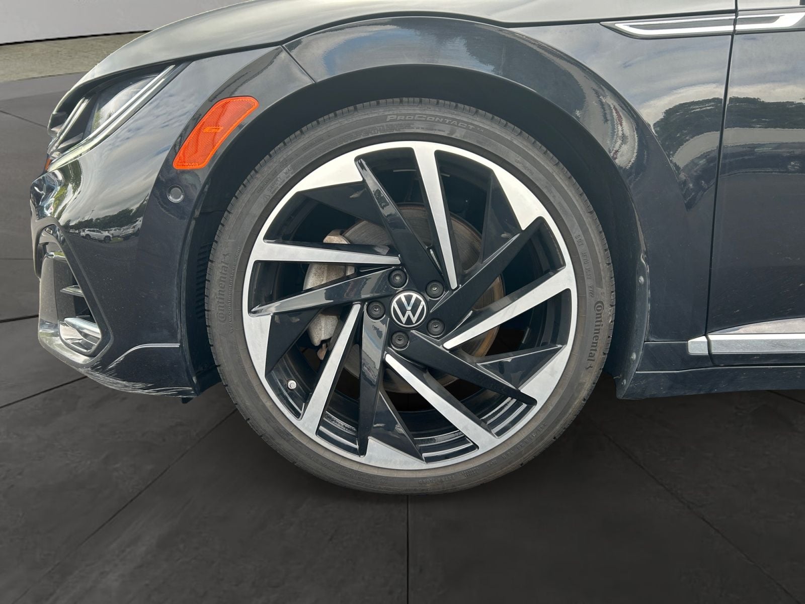 Pre-Owned 2023 Volkswagen Arteon 2.0T SEL Premium R-Line - photo - 8