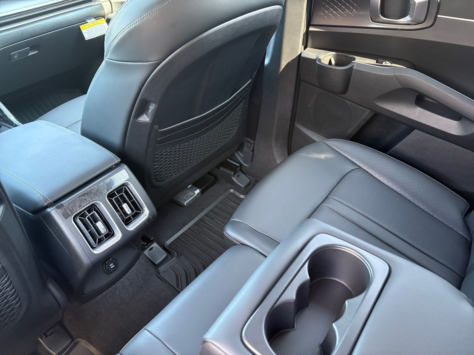 New 2026 Kia Sorento S - photo - 17